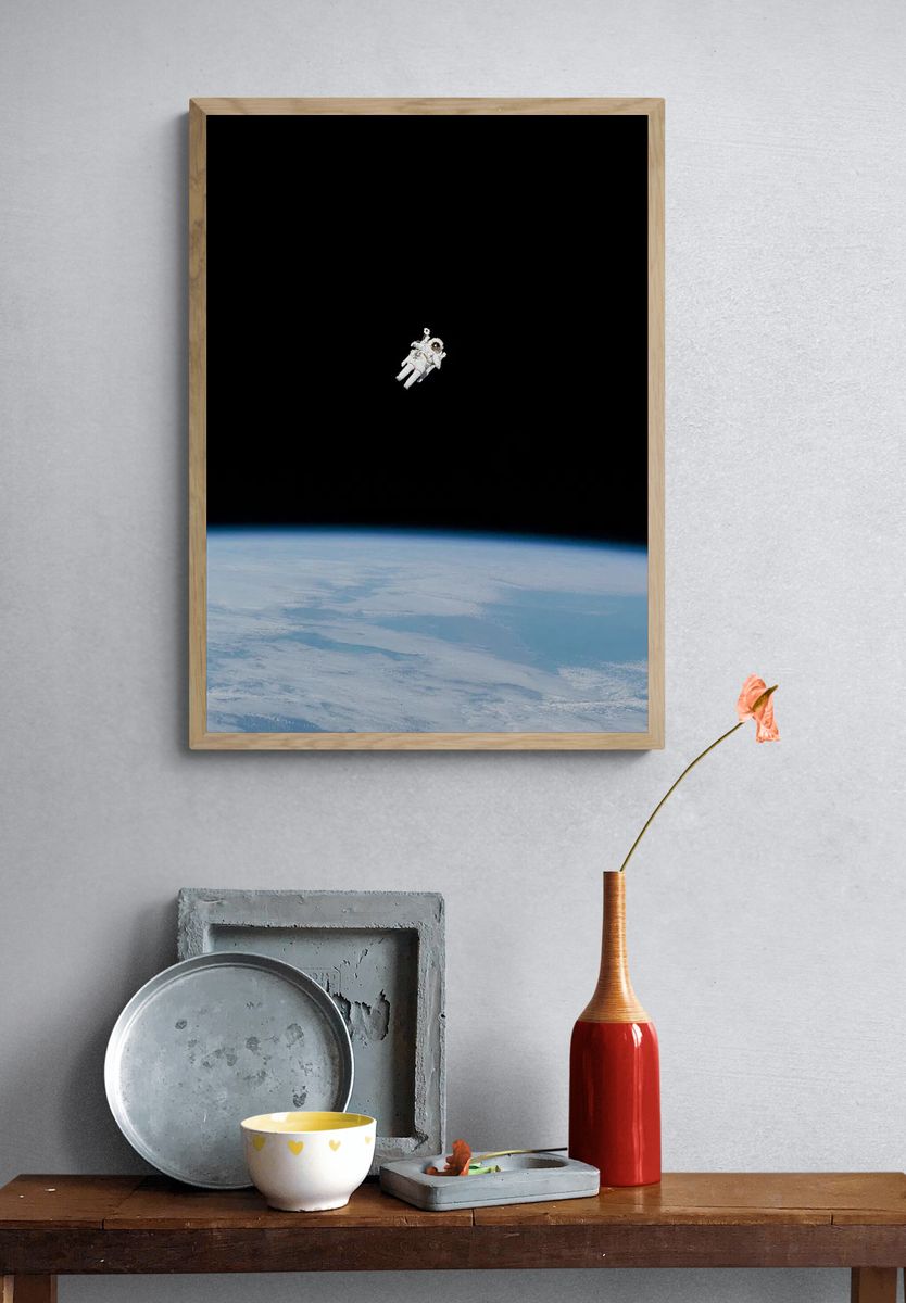 Astronaut spacesuit. — room view 3