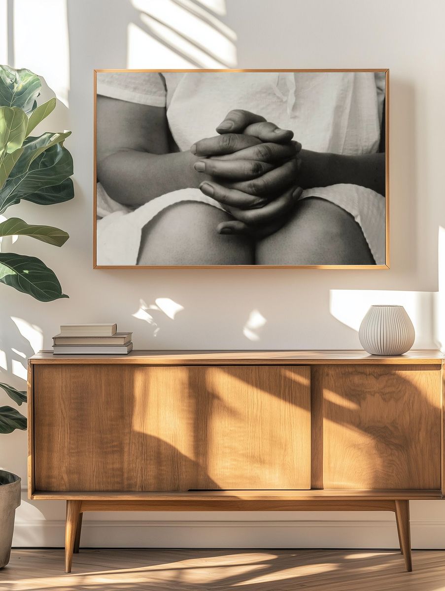 Georgia O’Keeffe by Alfred Stieglitz (1933) — Art Print. — room view 3