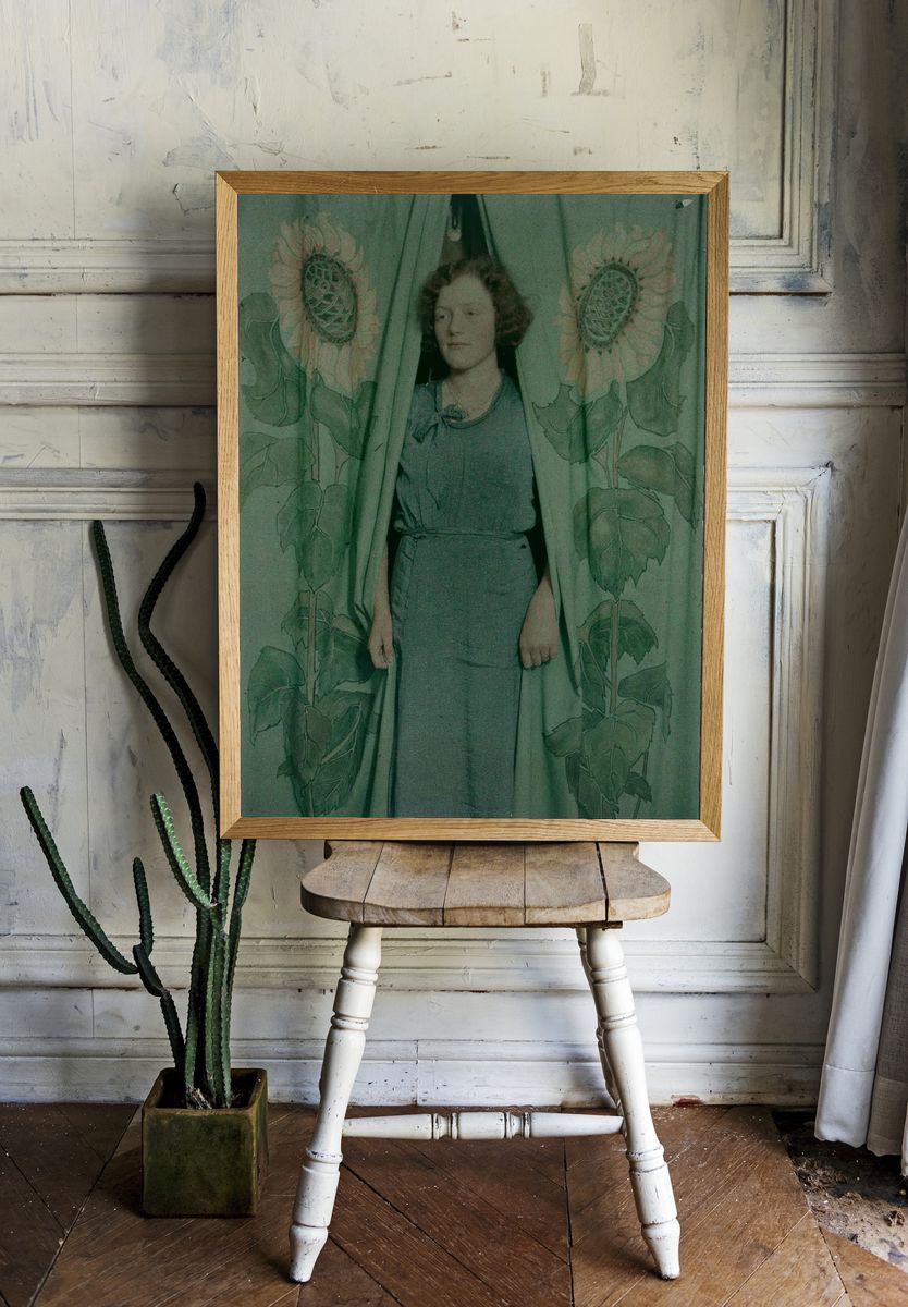 Woman sunflower print curtains (1900-1930). — room view 1