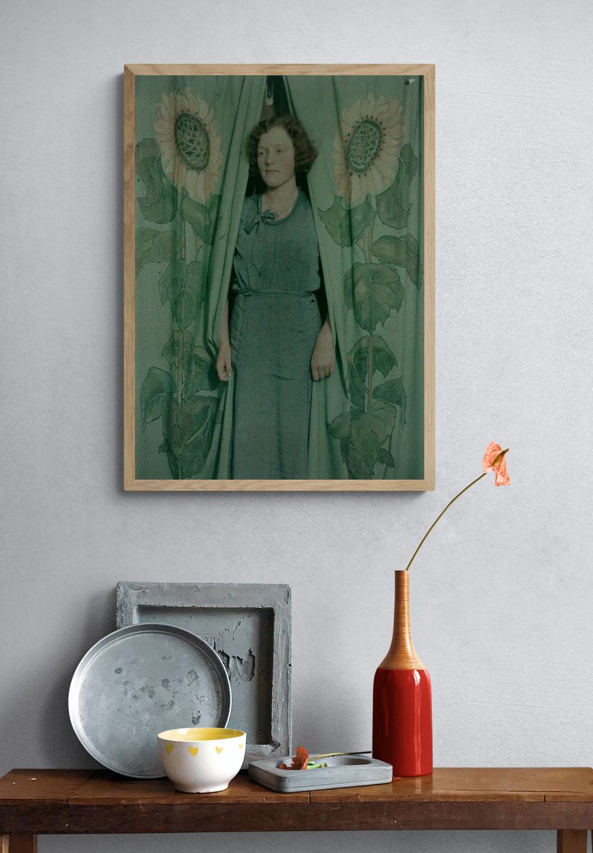 Woman sunflower print curtains (1900-1930). — room view 3