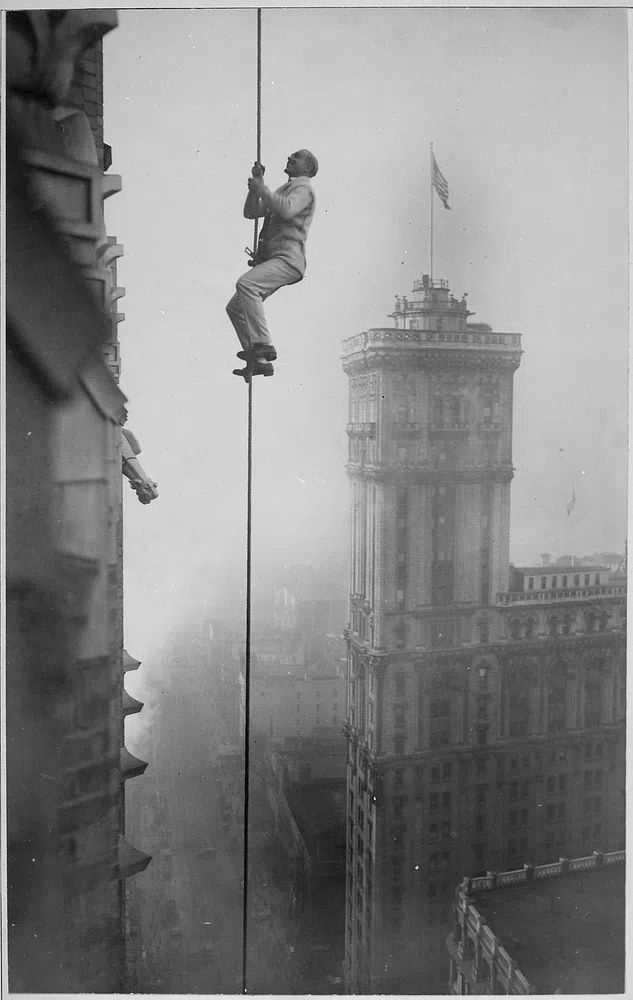 Human Squirrel in Times Square (ca. 1918) — Art Print. poster — photography art
