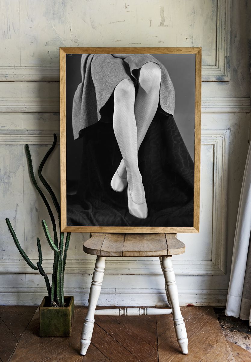 Bonds Hosiery by Gordon Burt (1932) — Art Print. — room view 1