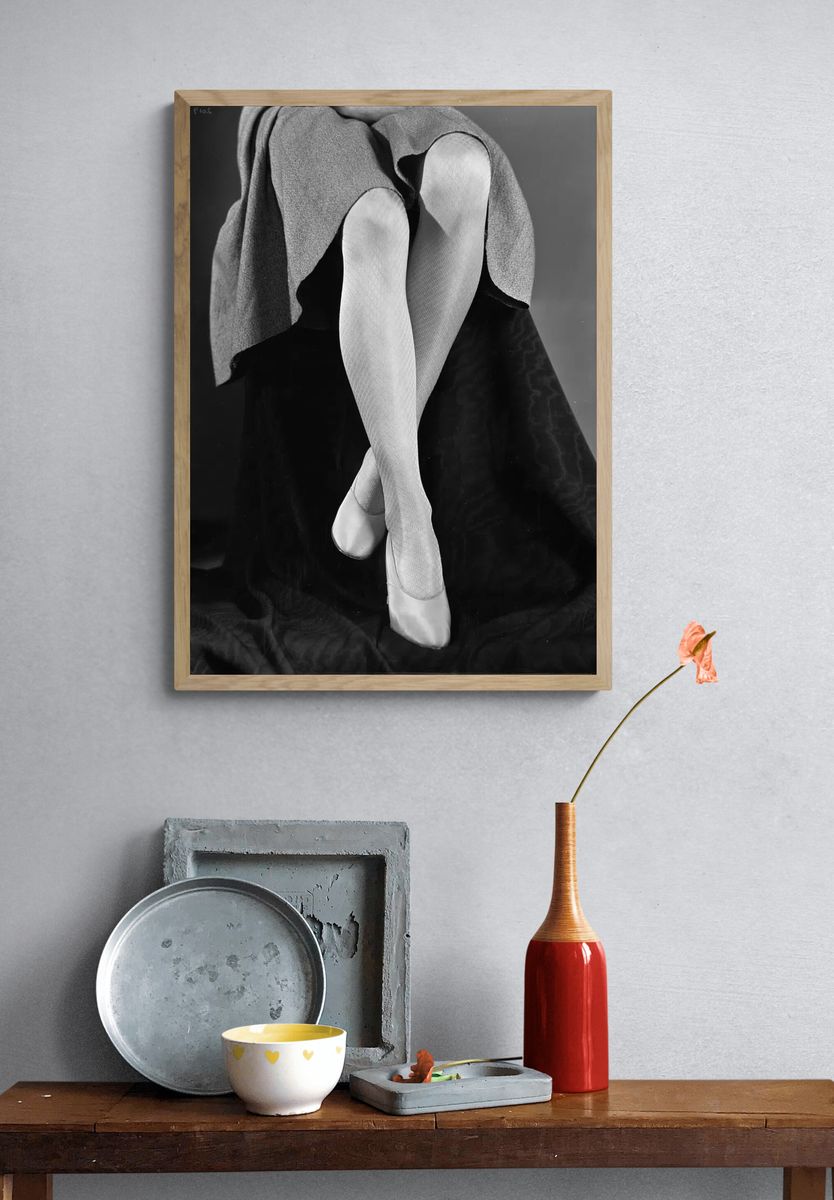 Bonds Hosiery by Gordon Burt (1932) — Art Print. — room view 3